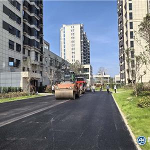 郑州惠济区杨金路小区沥青路面摊铺 | 三天焕新一万平 | 路琥道路